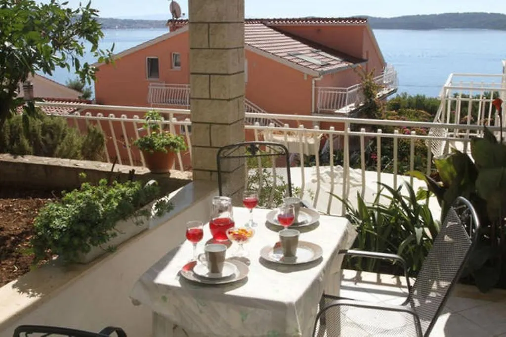 Lana Apartments Trogir 0*,
